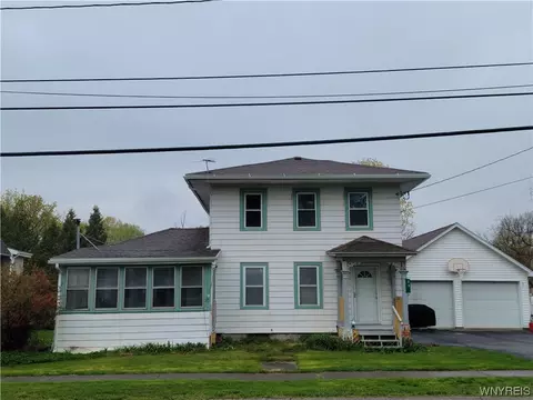 29 Rochester St, Bergen, NY 14416