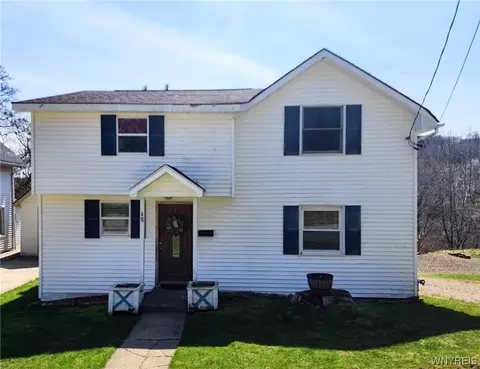 48 Leavenworth St, New Albion, NY 14719