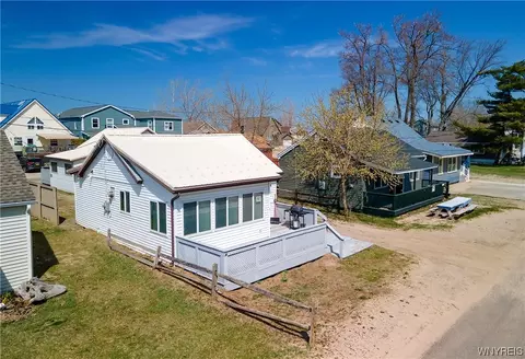 1006 Newton St, Hanover, NY 14081