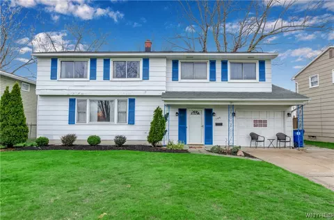 786 Edgewater Dr, Amherst, NY 14228