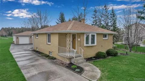 532 Lake Ave, Lancaster, NY 14086