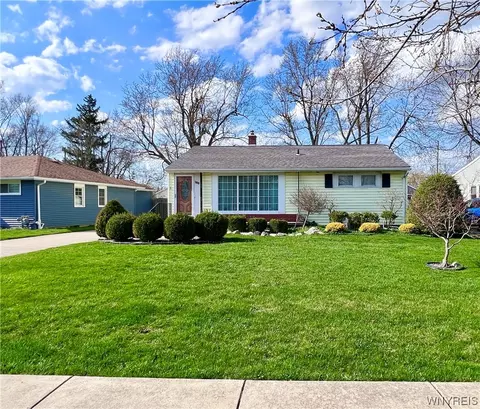 185 Bennington Rd, Amherst, NY 14226