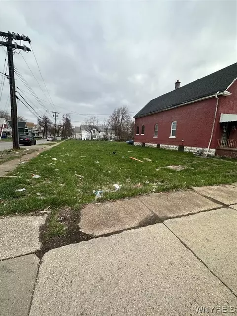 984 E Ferry St, Buffalo, NY 14211