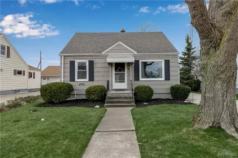 40 Lepeirs Dr, Tonawanda, NY 14150