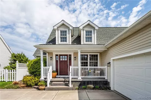 4132 Chatham Dr, Hamburg, NY 14075
