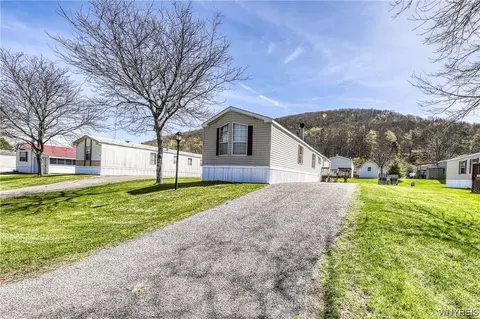 80 Green Valley Ests, Great Valley, NY 14741
