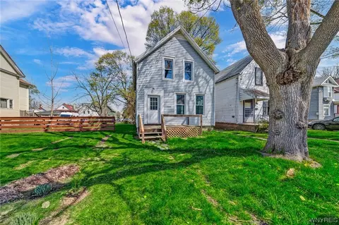 1640 Niagara Ave, Niagara Falls, NY 14305