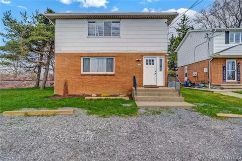 272 Willet Rd, Buffalo, NY 14219
