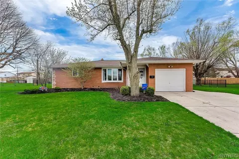 359 Woodward Dr, West Seneca, NY 14224