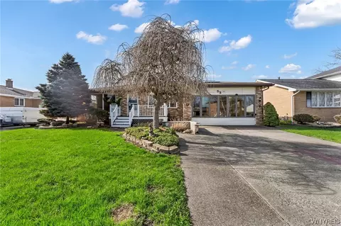 53 Sandra Dr, Lackawanna, NY 14218
