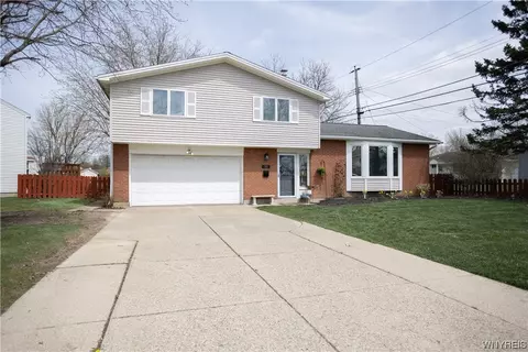 21 Redwood Ter, Amherst, NY 14221