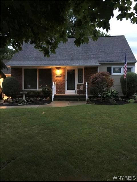 32 Cloister Ct, Tonawanda, NY 14150