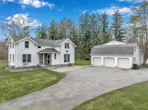 8814 S Lake Rd, Pembroke, NY 14036