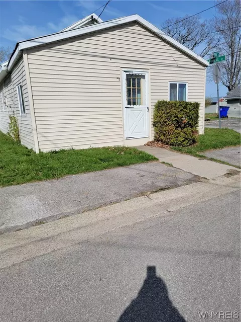3116 Park Ave, Porter, NY 14174