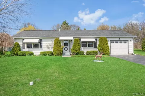 3215 Northway Dr, Cambria, NY 14132