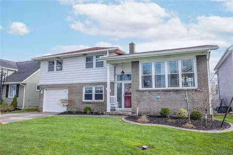 715 Evergreen Dr, Tonawanda, NY 14150