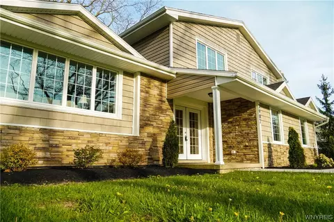 3907 River Rd, Porter, NY 14174