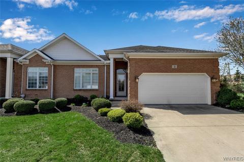 30 Saint Charles Ct, Amherst, NY 14221