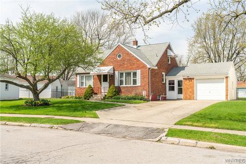 16 Addison Ave, Amherst, NY 14226