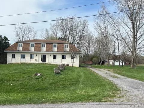 10660 Croop Rd, Clarence Center, NY 14032