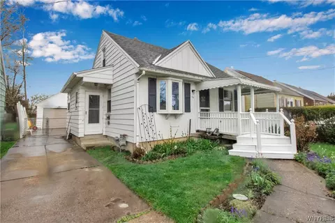 54 Seabrook St, Buffalo, NY 14207