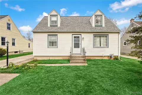 39 Princeton Ct, Cheektowaga, NY 14225