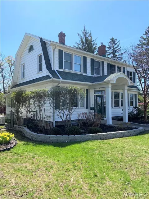 2 Redfield Pkwy, Batavia, NY 14020