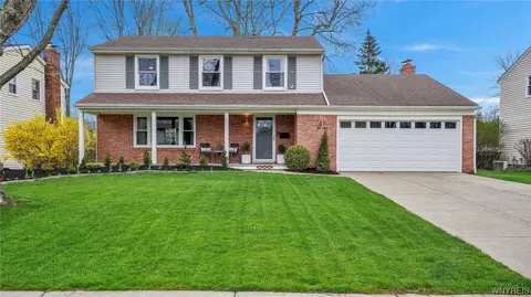 67 Countryside Ln, Amherst, NY 14221