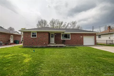 172 Homestead Dr, North Tonawanda, NY 14120