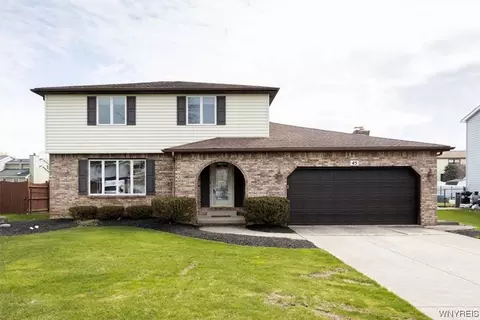 45 Tracy Lynn Ln, West Seneca, NY 14224