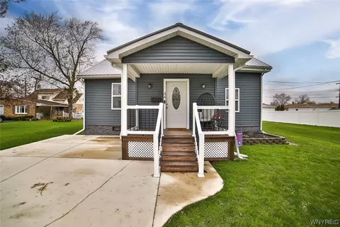44 Meadowlawn Rd, Cheektowaga, NY 14225