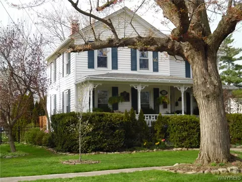150 William St, Porter, NY 14174
