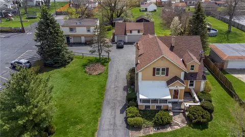 559-563 Cleveland Dr, Cheektowaga, NY 14225