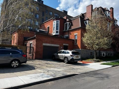 176 Park St, Buffalo, NY 14201