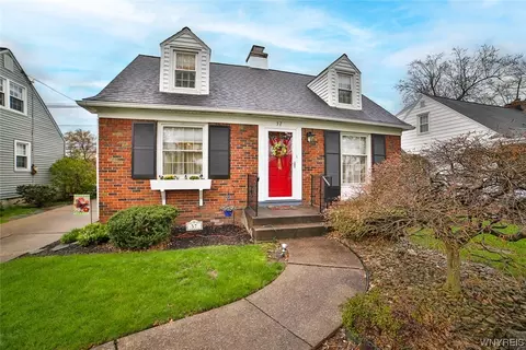 37 Gardenwood Ln, Buffalo, NY 14223