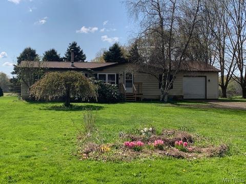 12760 Vaughn St, Springville, NY 14141
