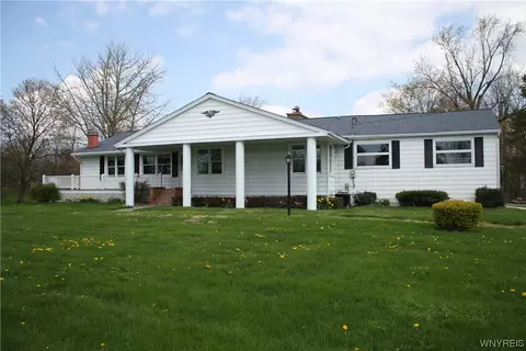 2831 Lower Mountain Rd, Ransomville, NY 14131