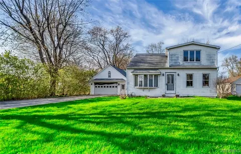 3651 Demler Dr, Wheatfield, NY 14120