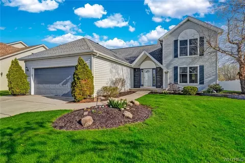 149 Woodstream Dr, Grand Island, NY 14072