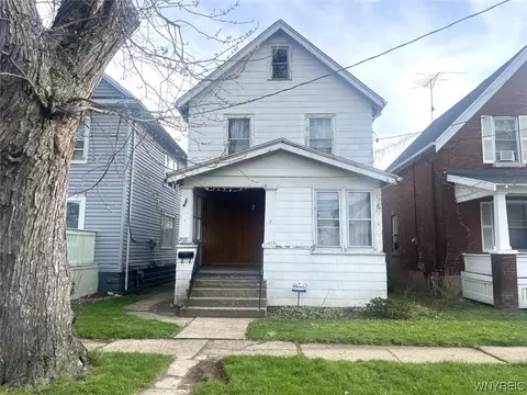 2021 Woodlawn Ave, Niagara Falls, NY 14301