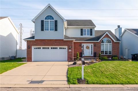 51 Countrygate Ln, Tonawanda, NY 14150