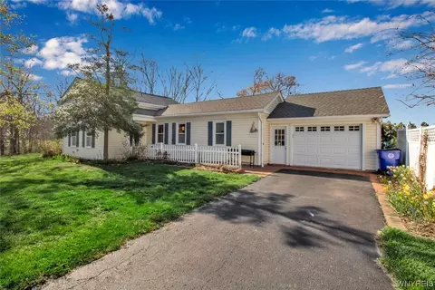 1559 Lake Rd, Porter, NY 14174