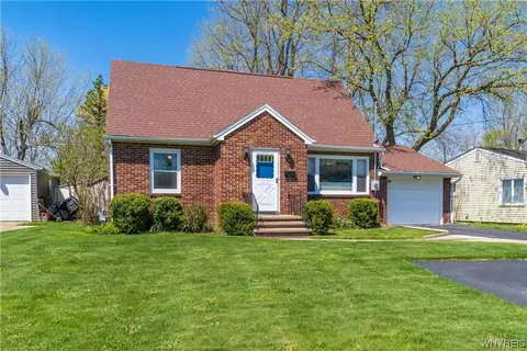 95 4th Ave, Lancaster, NY 14086