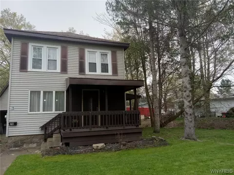 78 Pine St, Franklinville, NY 14737