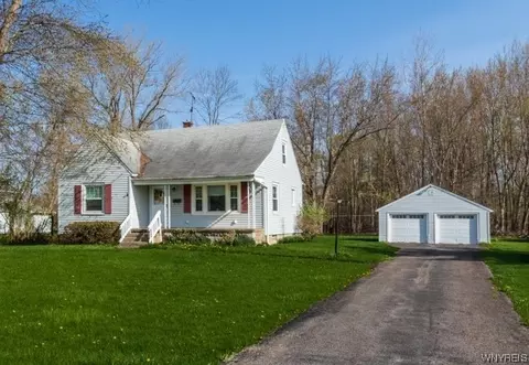 4629 Tonawanda Creek Rd, Pendleton, NY 14120