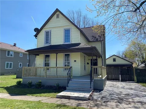 33 Chapel Ave, Cheektowaga, NY 14225