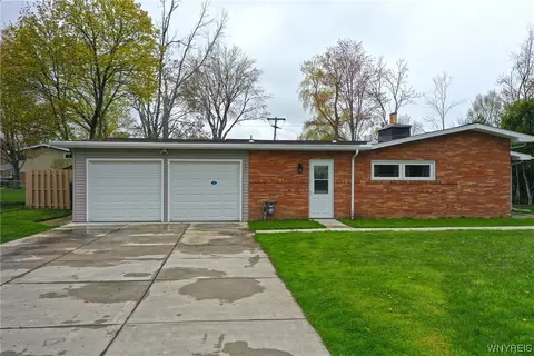 1625 Lakeview Rd, Lake View, NY 14085