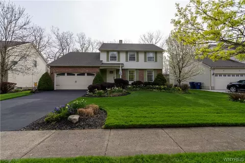 27 Daven Dr, Getzville, NY 14068