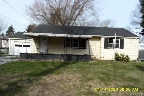 6704 Gates Dr, Evans, NY 14047