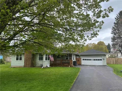 6 1st Ave, Delevan, NY 14042